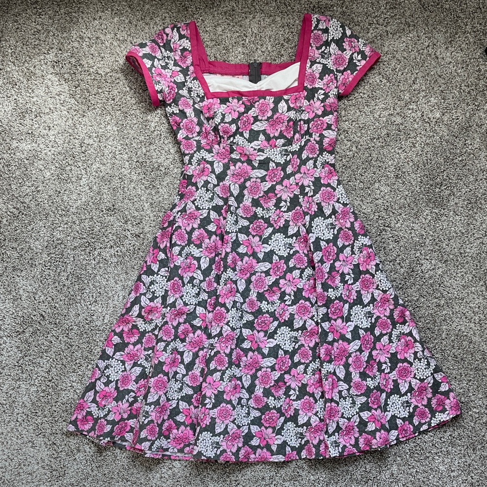 Vintage style flowered tea dress